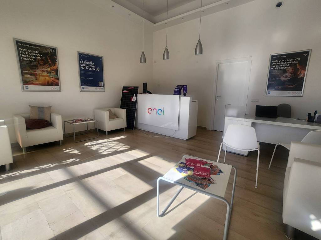 locale commerciale in affitto a Fiumicino in zona Fregene