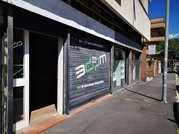 negozio in affitto a Fiumicino in zona Focene