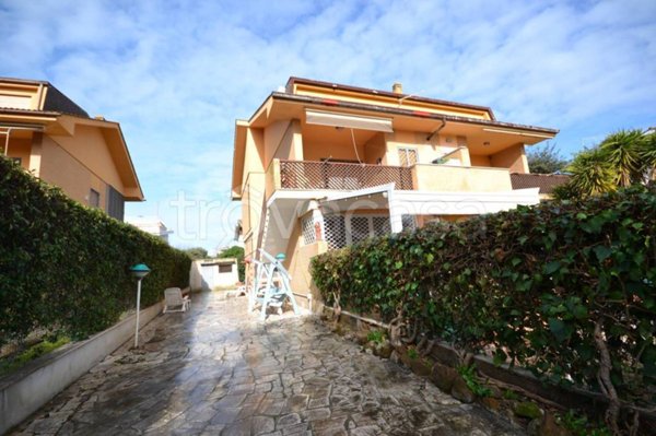 casa indipendente in affitto a Fiumicino in zona Fregene