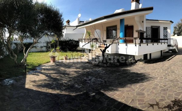 casa indipendente in affitto a Fiumicino in zona Fregene