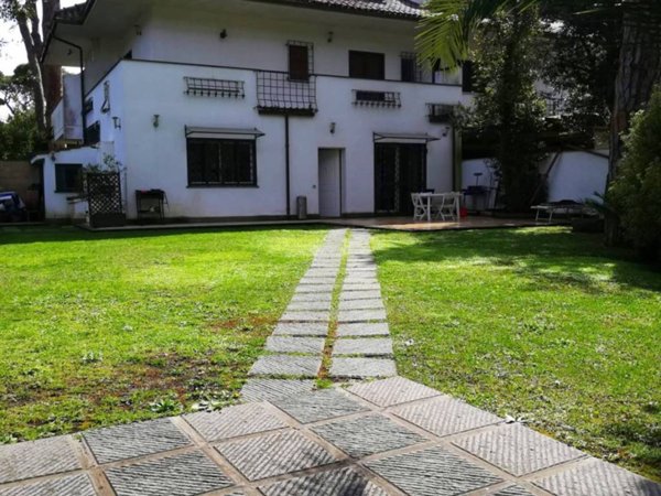 casa indipendente in affitto a Fiumicino in zona Fregene