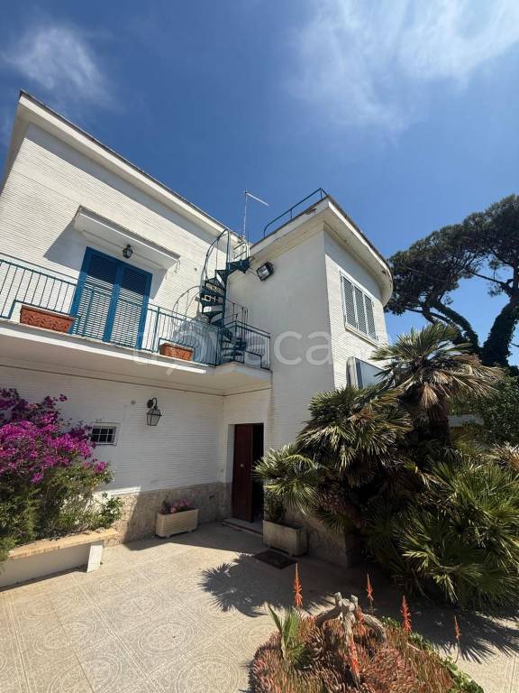 casa indipendente in affitto a Fiumicino in zona Fregene