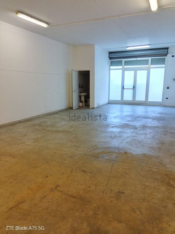 locale commerciale in affitto a Fiumicino
