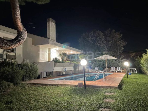 casa indipendente in affitto a Fiumicino in zona Fregene
