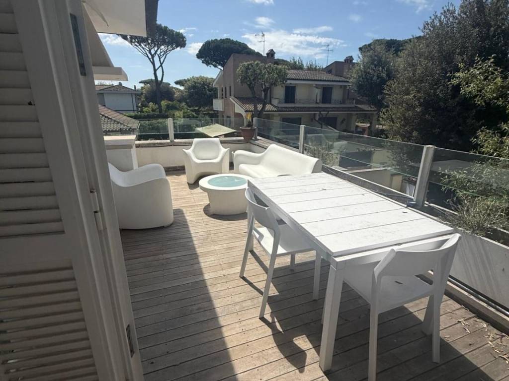 casa indipendente in affitto a Fiumicino in zona Fregene