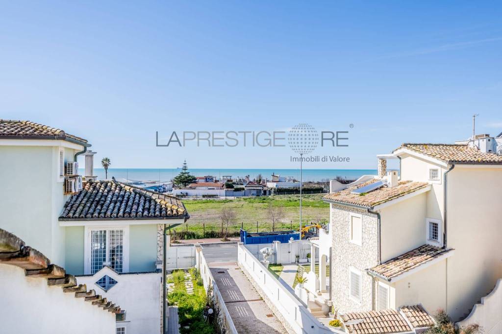 casa indipendente in affitto a Fiumicino in zona Fregene