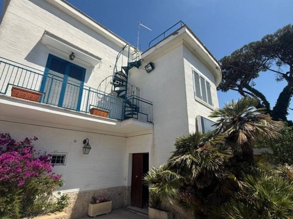 casa indipendente in affitto a Fiumicino in zona Fregene