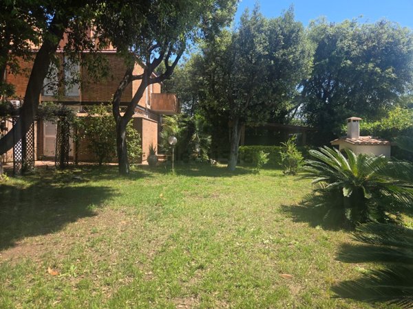 casa indipendente in affitto a Fiumicino in zona Fregene