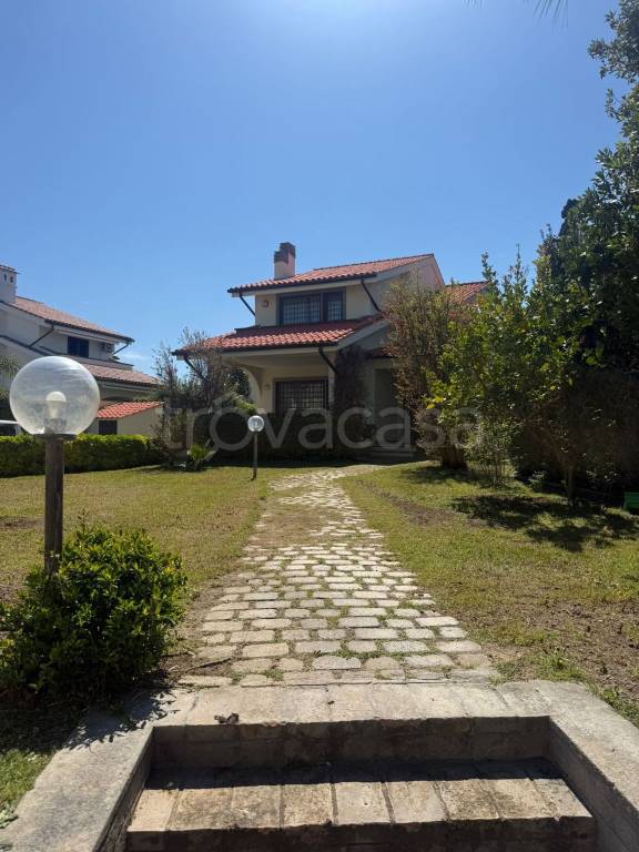 casa indipendente in affitto a Fiumicino in zona Fregene