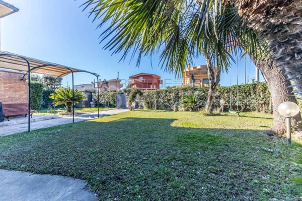 casa indipendente in affitto a Fiumicino in zona Fregene