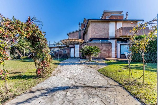 casa indipendente in affitto a Fiumicino in zona Fregene
