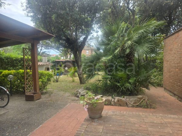 casa indipendente in affitto a Fiumicino in zona Fregene
