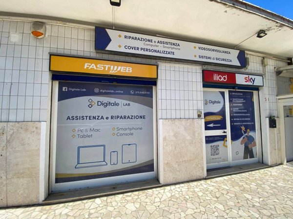 negozio in affitto a Fiumicino in zona Isola Sacra