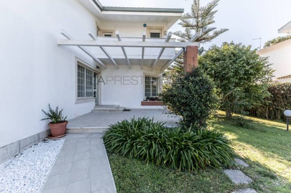 casa indipendente in affitto a Fiumicino in zona Fregene
