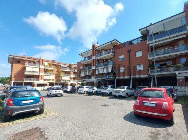 locale commerciale in affitto a Fiumicino