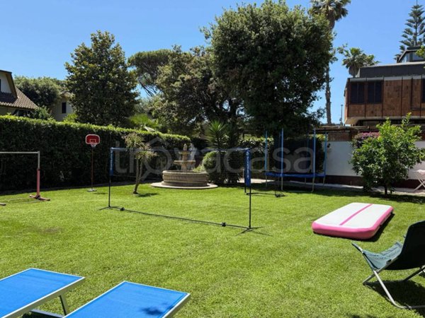 casa indipendente in affitto a Fiumicino in zona Fregene
