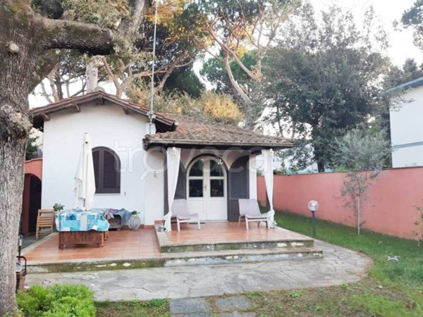 casa indipendente in affitto a Fiumicino in zona Fregene