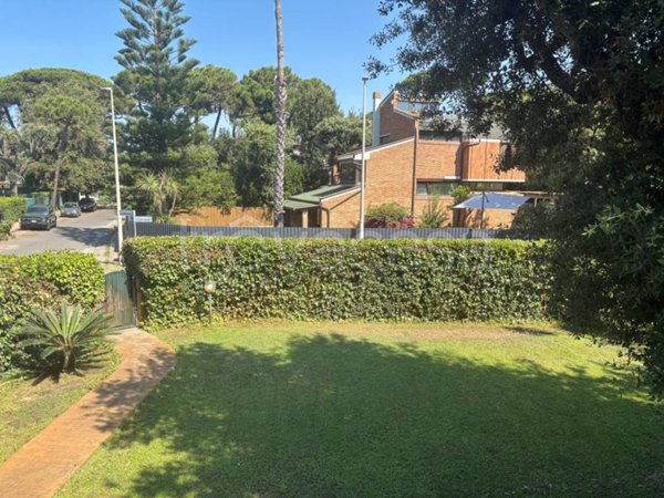 casa indipendente in affitto a Fiumicino in zona Fregene