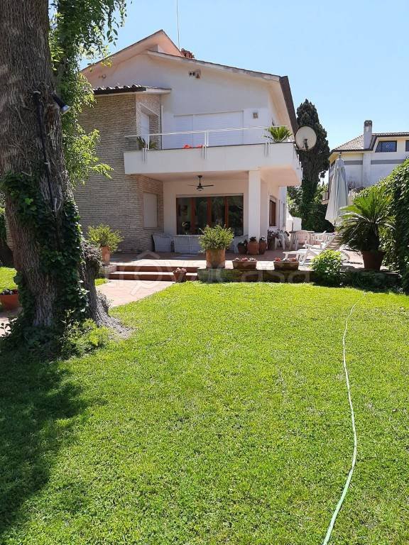 casa indipendente in affitto a Fiumicino in zona Fregene