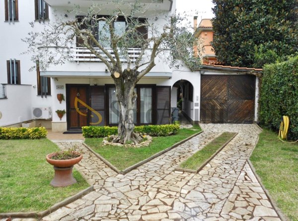 casa indipendente in affitto a Fiumicino in zona Fregene