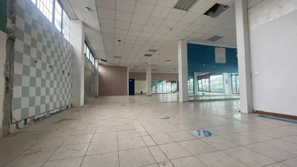attivita commerciale in affitto a Fiumicino