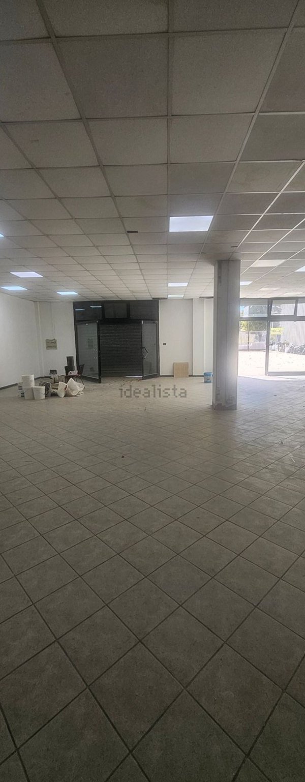 locale commerciale in affitto a Fiumicino