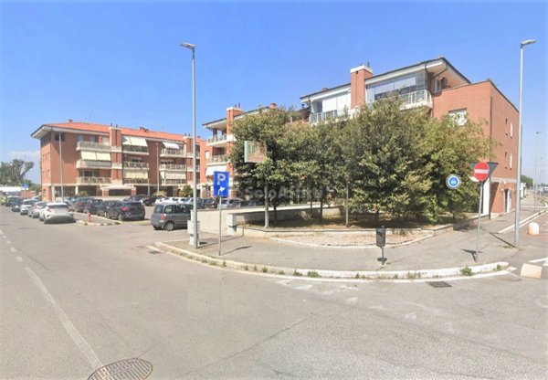 box auto in affitto a Fiumicino