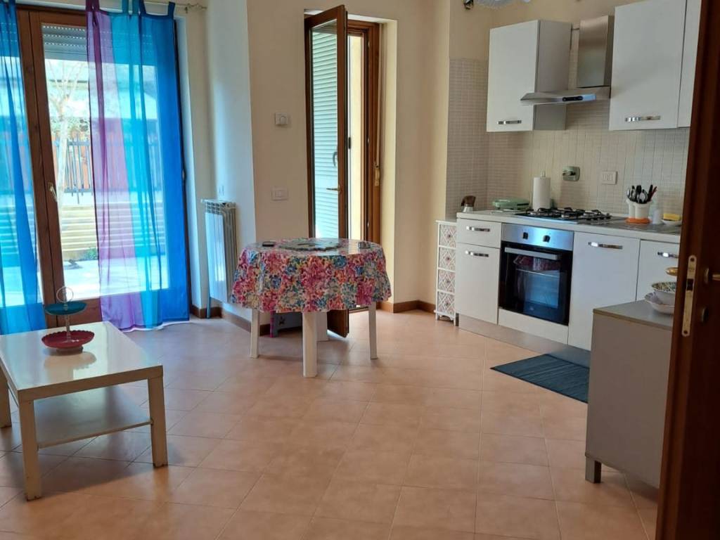 appartamento in affitto a Fiumicino in zona Fregene