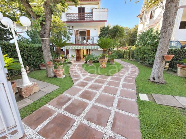 casa indipendente in affitto a Fiumicino in zona Fregene