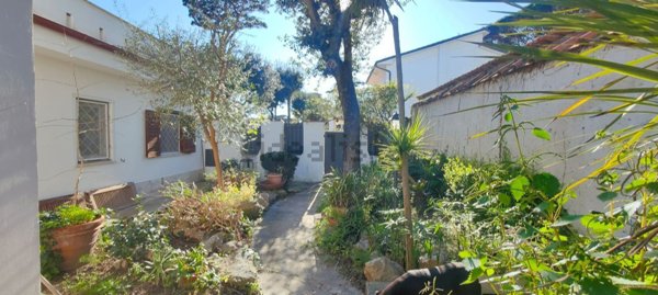 casa indipendente in affitto a Fiumicino in zona Fregene