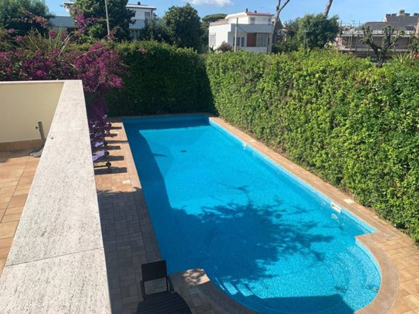 casa indipendente in affitto a Fiumicino in zona Fregene