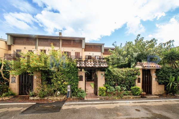 casa indipendente in affitto a Fiumicino in zona Fregene