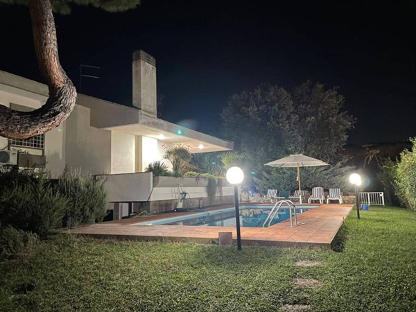casa indipendente in affitto a Fiumicino in zona Fregene