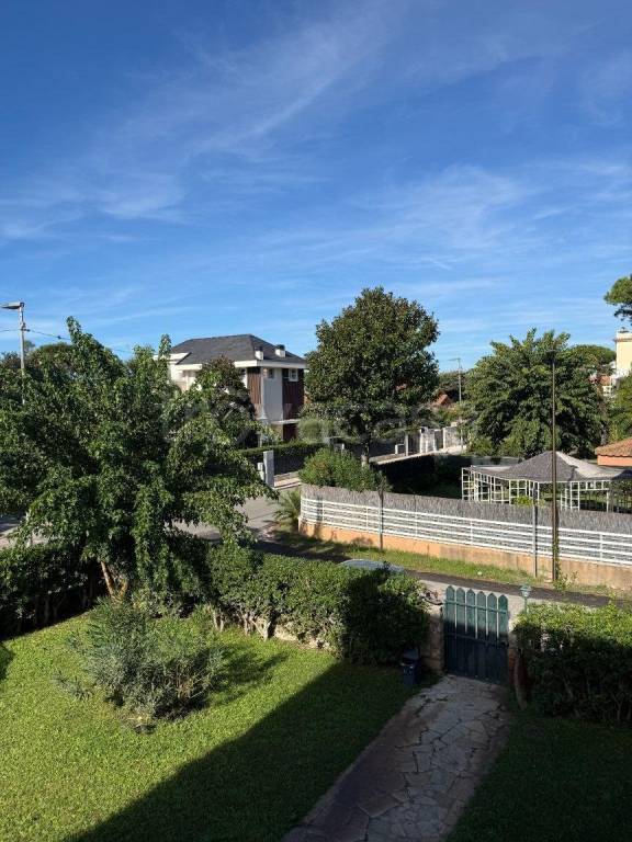 appartamento in affitto a Fiumicino in zona Fregene