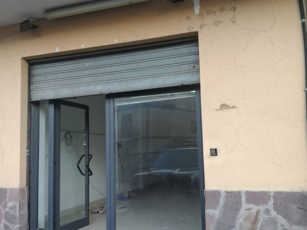negozio in vendita a Fonte Nuova in zona Santa Lucia