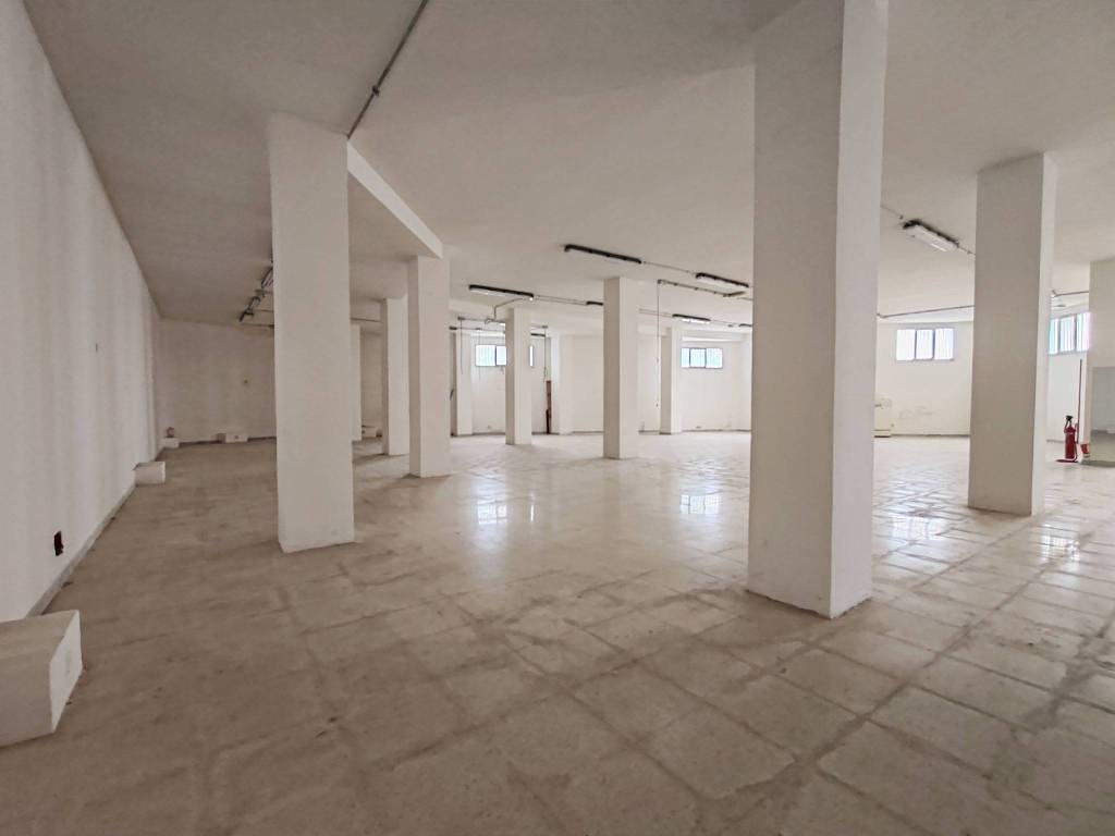 locale commerciale in affitto a Fonte Nuova in zona Torre Lupara