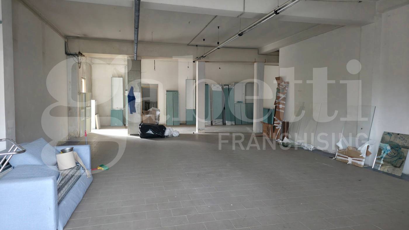 negozio in affitto a Fonte Nuova