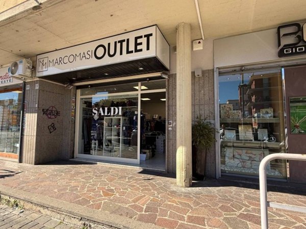 negozio in affitto a Fonte Nuova in zona Torre Lupara