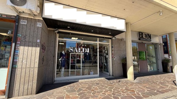 locale commerciale in affitto a Fonte Nuova in zona Torre Lupara