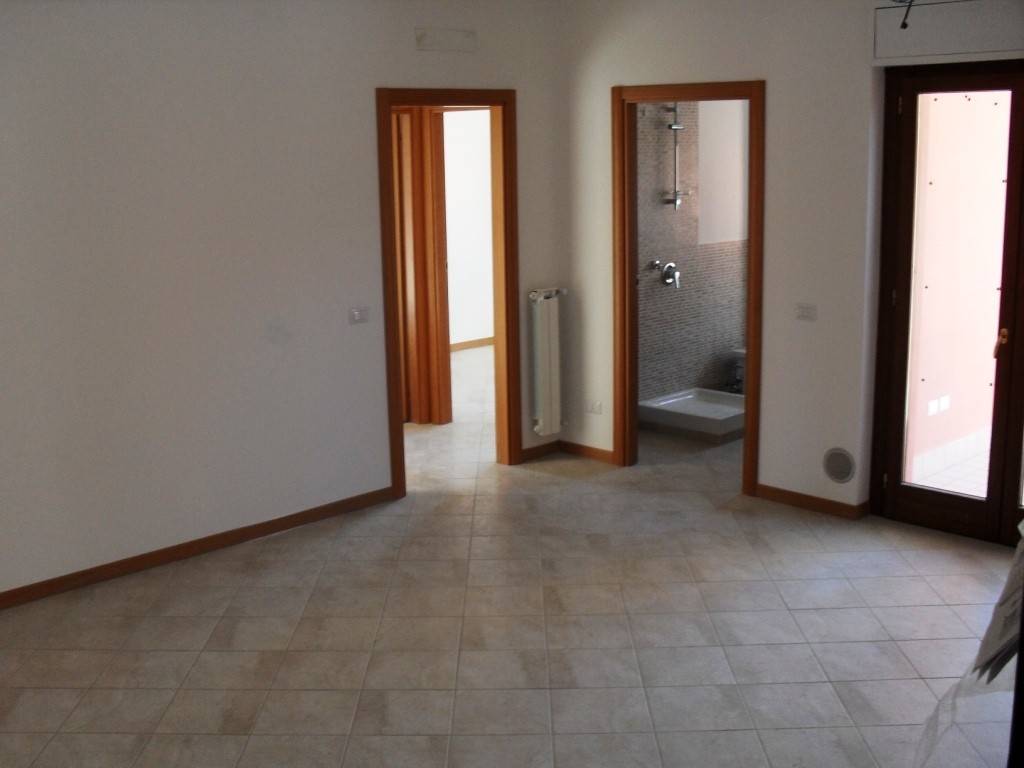 appartamento in affitto a Fonte Nuova in zona Torre Lupara