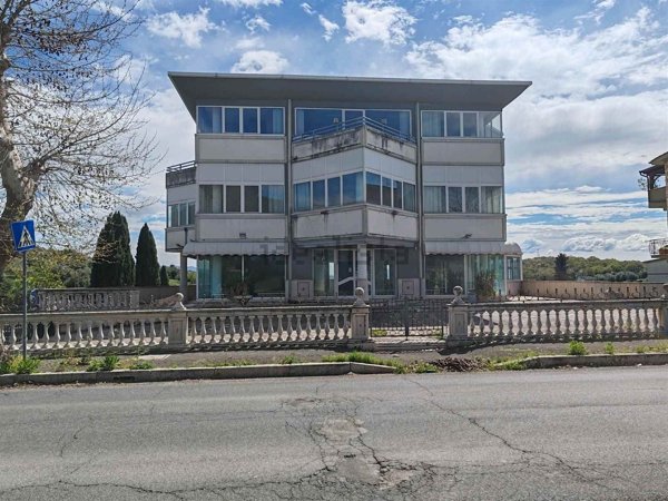 locale di sgombero in affitto a Fonte Nuova