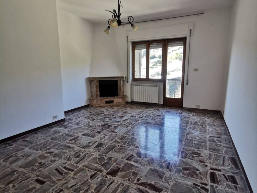 appartamento in affitto a Fonte Nuova in zona Santa Lucia