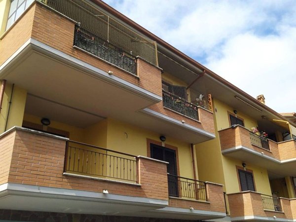 appartamento in affitto a Fonte Nuova in zona Santa Lucia