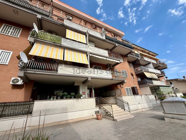 appartamento in affitto a Fonte Nuova in zona Santa Lucia