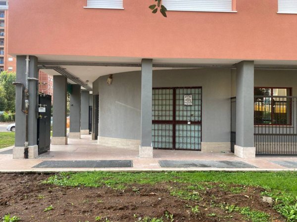 negozio in affitto ad Aprilia