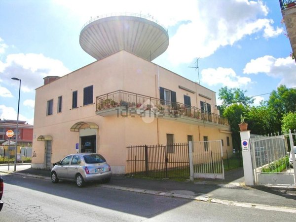 locale commerciale in affitto ad Aprilia