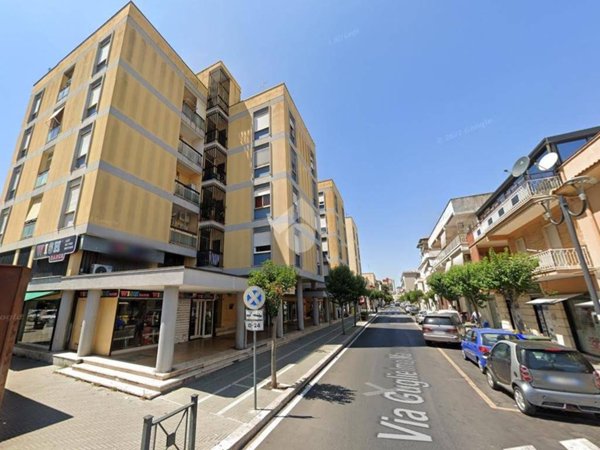 negozio in affitto ad Aprilia