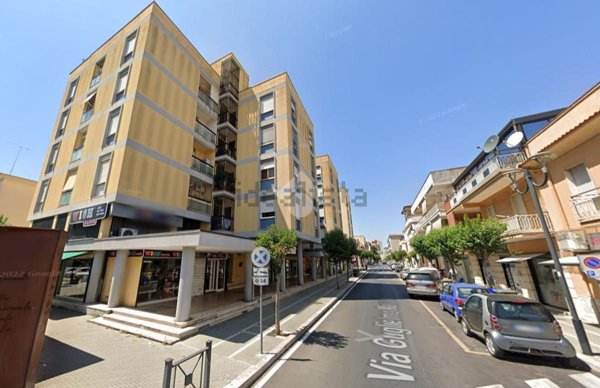 locale commerciale in affitto ad Aprilia