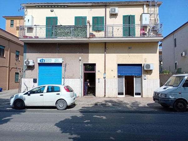 negozio in affitto ad Aprilia