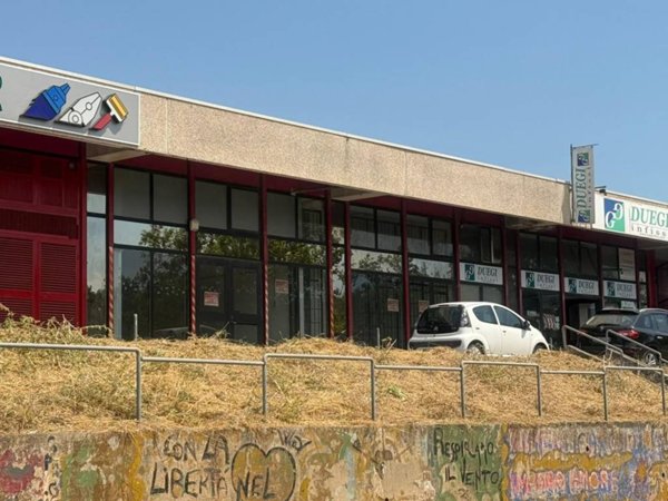 negozio in affitto ad Aprilia
